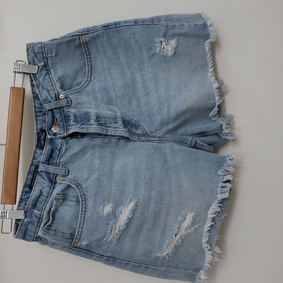Wild Fable Super High Rise Light Wash Jean Shorts Button Fly Frayed Hem Sz 10 - Picture 1 of 5